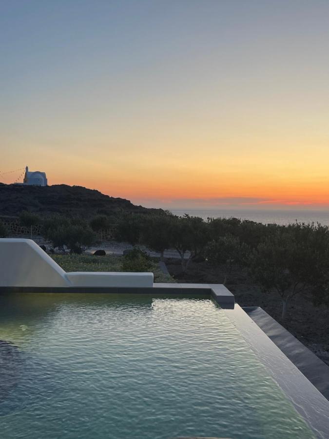 Saint John Oia-Exclusive Private Heated Pool Villas ภายนอก รูปภาพ