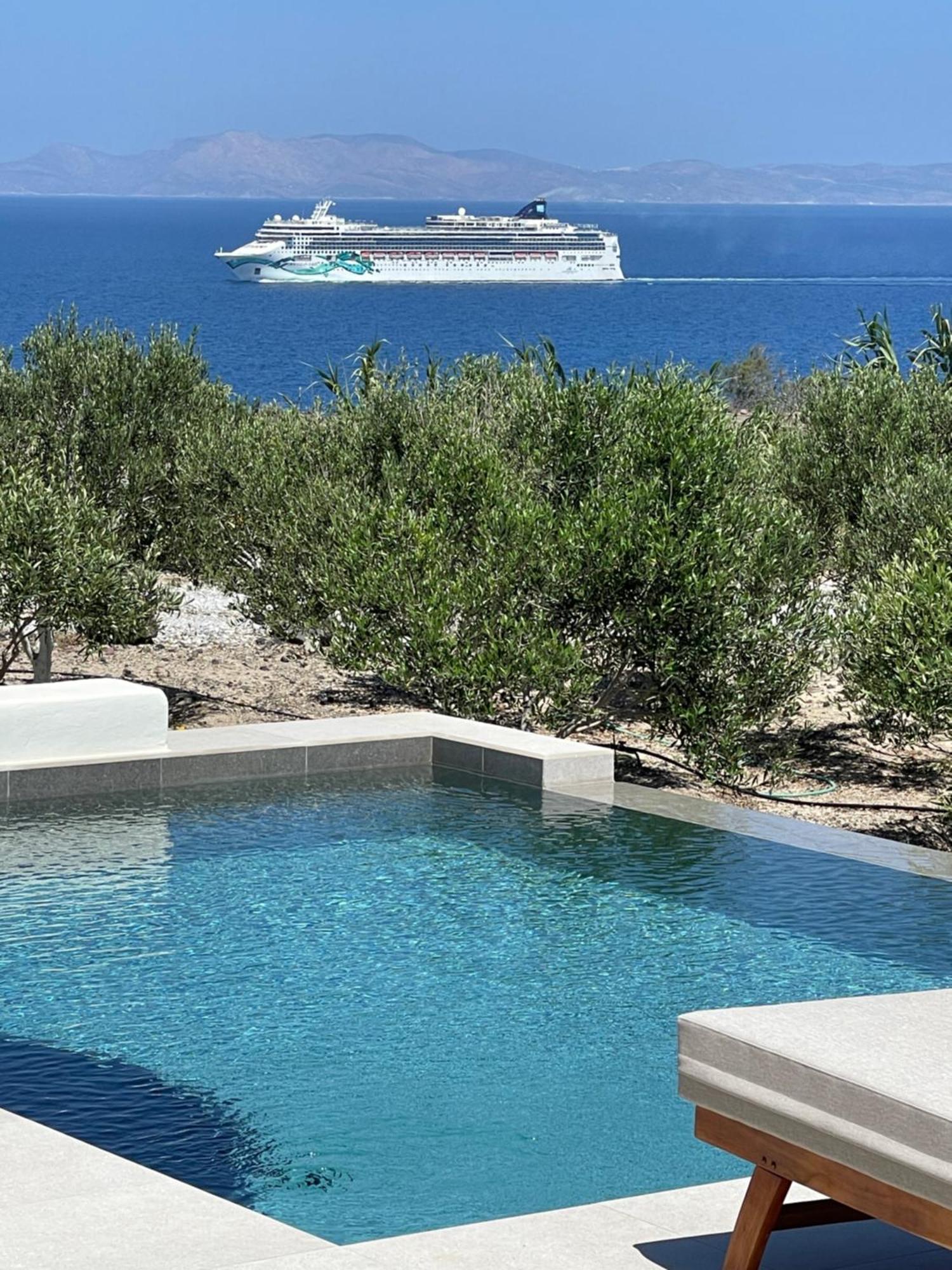 Saint John Oia-Exclusive Private Heated Pool Villas ภายนอก รูปภาพ