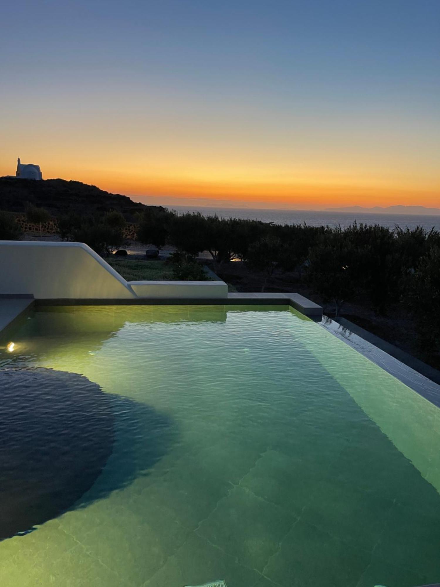 Saint John Oia-Exclusive Private Heated Pool Villas ภายนอก รูปภาพ